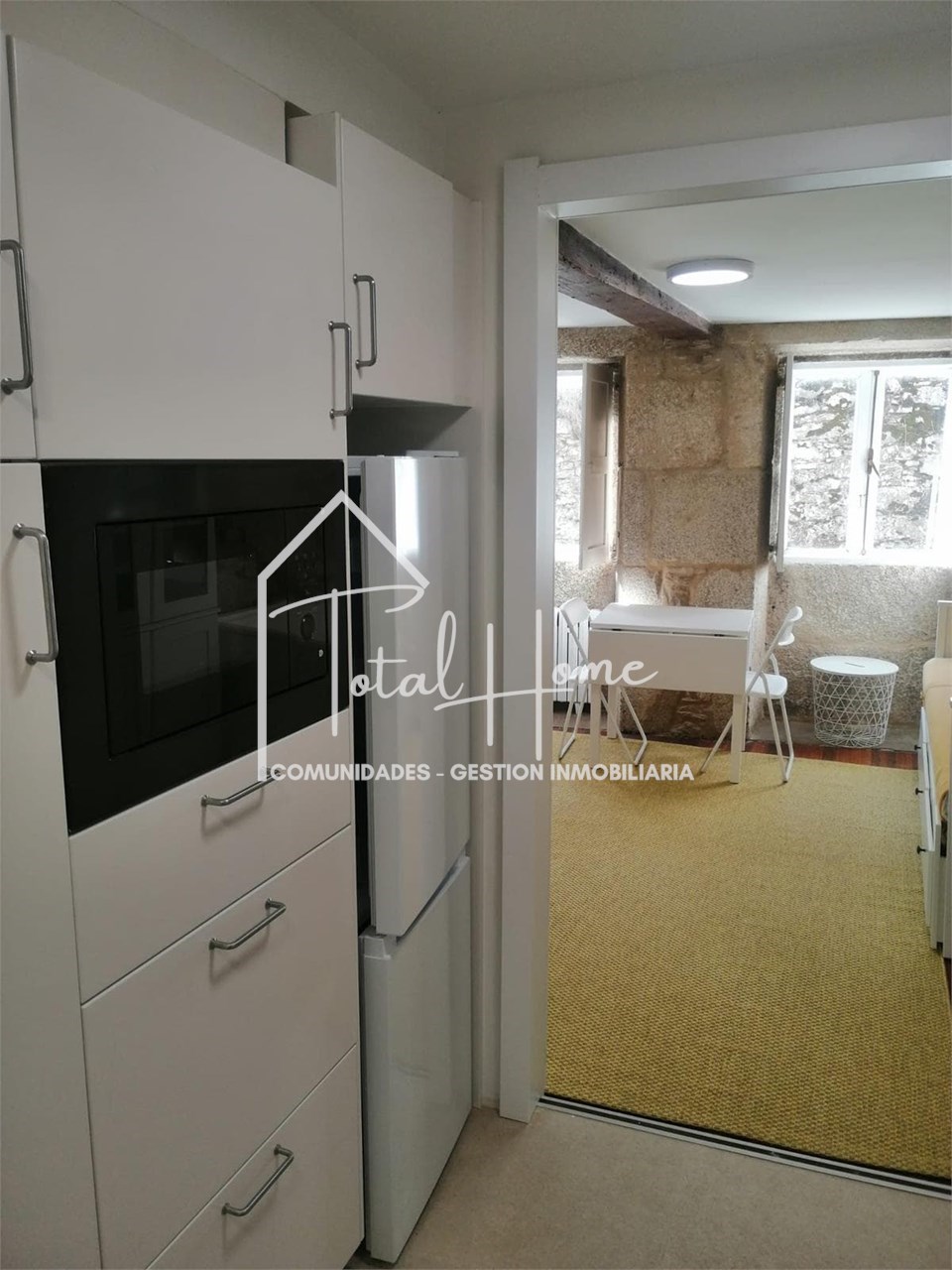 Foto 10 Total Home alquila estudio en el casco antiguo de Santiago