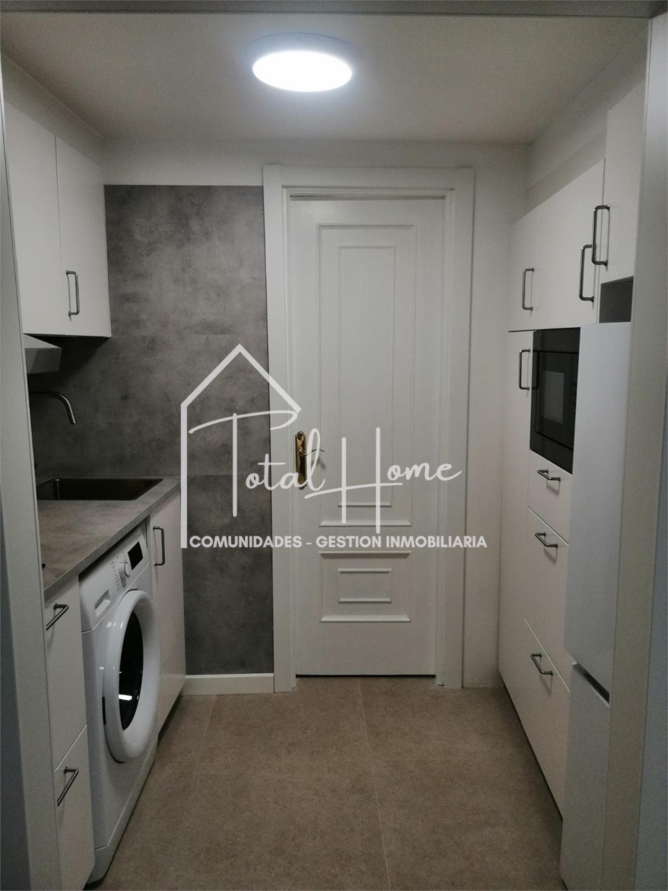 Foto 13 Total Home alquila estudio en el casco antiguo de Santiago