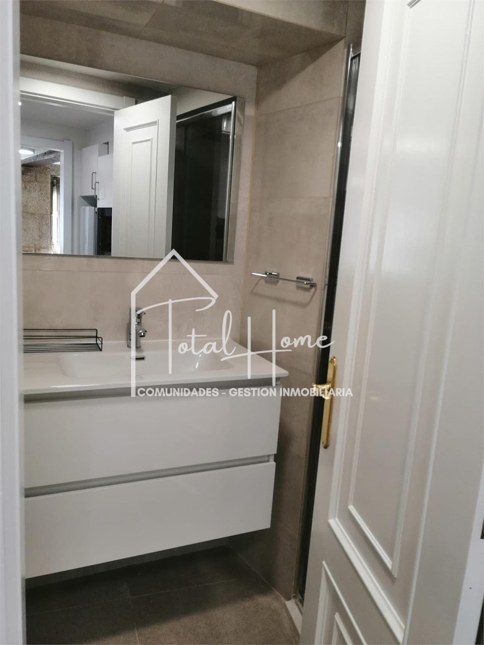 Foto 14 Total Home alquila estudio en el casco antiguo de Santiago