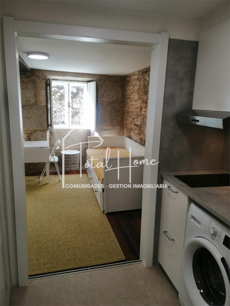 Foto 5 Total Home alquila estudio en el casco antiguo de Santiago