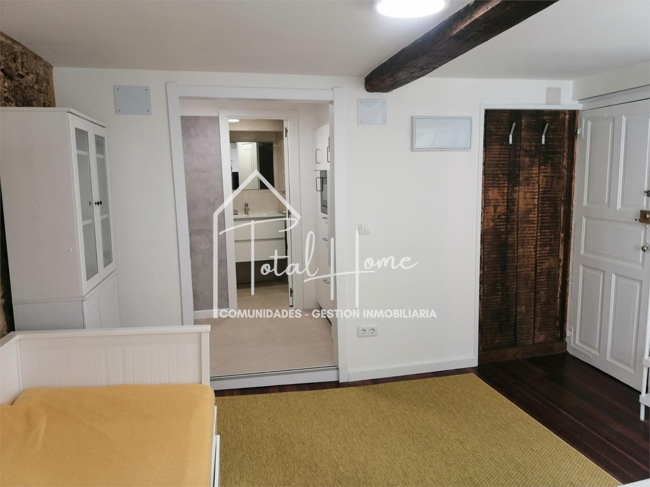 Foto 7 Total Home alquila estudio en el casco antiguo de Santiago