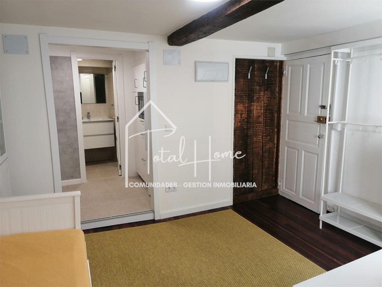 Foto 8 Total Home alquila estudio en el casco antiguo de Santiago