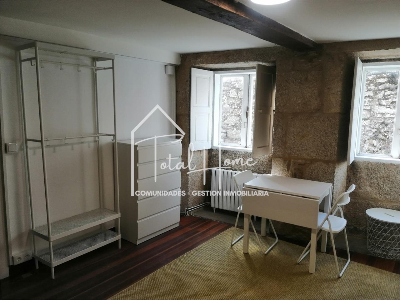 Foto 9 Total Home alquila estudio en el casco antiguo de Santiago