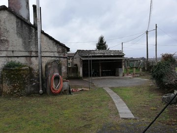 Total Home vende casa rural para restaurar en A Pedra - Teo