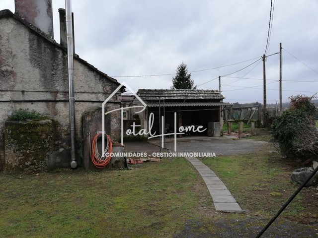 Total Home vende casa rural para restaurar en A Pedra - Teo